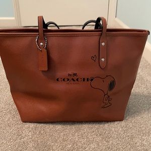 Coach X Snoopy Peanuts City Zip Brown Tote Purse rare